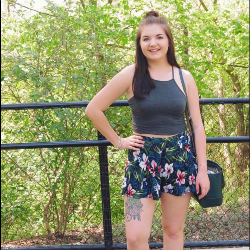 🎀 SALE 4/$20 hollister floral high waisted shorts